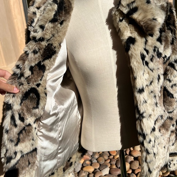 AMAZING faux fur Leopard coat - Picture 4 of 5